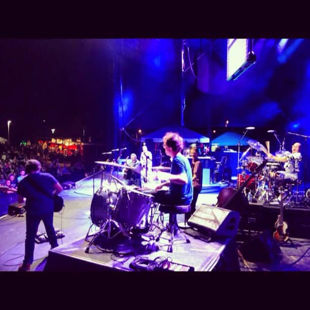 ベン・フォールズ・ファイヴのインスタグラム：「#BenFolds on the Drums & #RobertSledge on Bass playing some #RocknRoll with #BareNakedLadies last night in Raleigh, NC! Great show! Thanks for coming out!  #bf5live #lsoetour #drums #bass #bnl #raleigh #nc #」