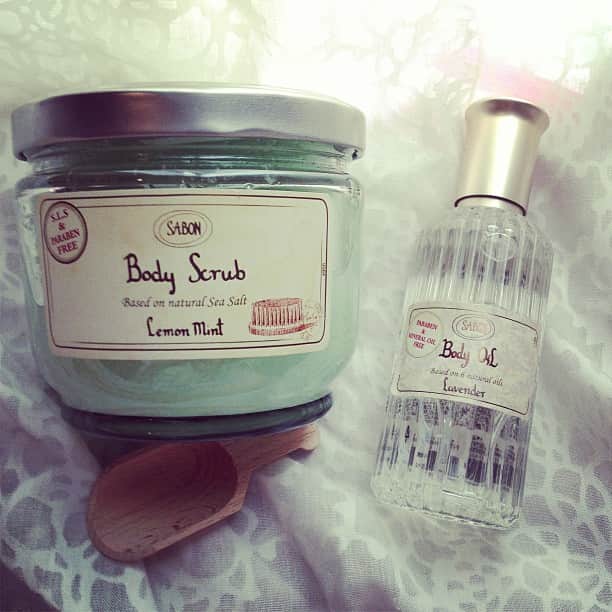 笛木優子のインスタグラム：「SABON💙 scrub&oil」