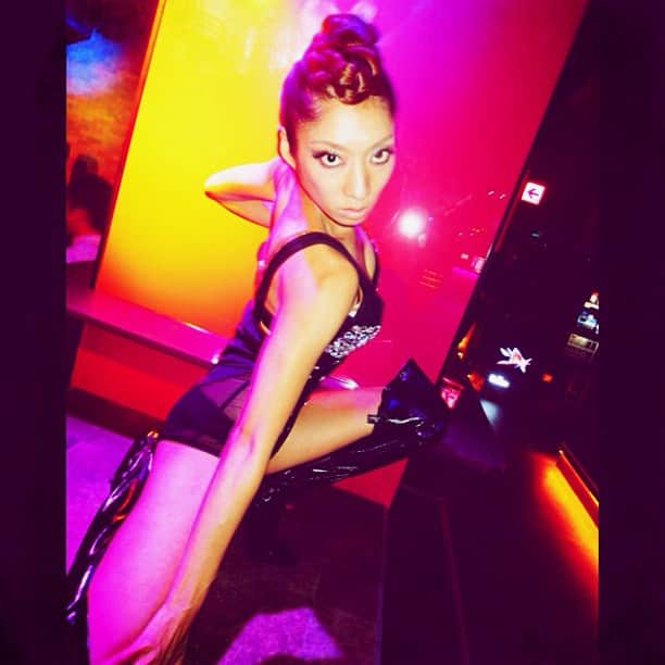 CYBERJAPAN Staffさんのインスタグラム写真 - (CYBERJAPAN StaffInstagram)「Masayo on stage #brandtokyo #burlesque #cyberjapan #dancers #dancing」8月17日 15時38分 - cyberjapan