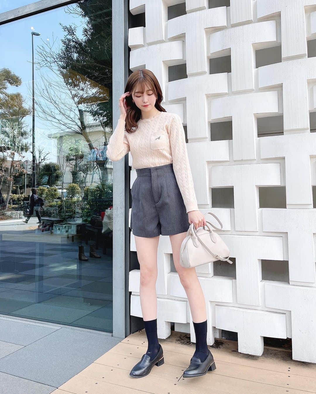 natsumiさんのインスタグラム写真 - (natsumiInstagram)「#ナツシフク  ㅤㅤㅤㅤㅤㅤㅤㅤㅤㅤㅤㅤㅤ 今日YouTubeで紹介しました @pichud_official のフレアショートパンツです.∘ ㅤㅤㅤㅤㅤㅤㅤㅤㅤㅤㅤㅤㅤ このパンツは本気で推しです.ᐟ‪.ᐟ  どうしたら脚が綺麗にみえるのかを。 重視してこだわって作りました😌 ㅤㅤㅤㅤㅤㅤㅤㅤㅤㅤㅤㅤㅤ 色味も、あんまりない、 グレーとブラウンにしました ˎˊ˗ 周りと差がつけられること間違いないので ぜひチェックしてみてください☺︎ ㅤㅤㅤㅤㅤㅤㅤㅤㅤㅤㅤㅤㅤ ㅤㅤㅤㅤㅤㅤㅤㅤㅤㅤㅤㅤㅤ ㅤㅤㅤㅤㅤㅤㅤㅤㅤㅤㅤㅤㅤ #pichud #ピチュダ #pichud_code #ショートパンツ #ショートパンツコーデ #フレアパンツ #フレアパンツコーデ #淡色女子 #淡色コーデ #淡色」3月14日 22時21分 - iskw_ntm
