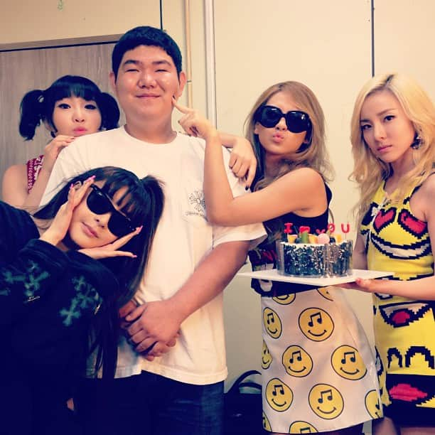 2NE1のインスタグラム：「HAPPY BIRTHDAY TO OUR CUTIE PIE MANAGER 짱매짱매」