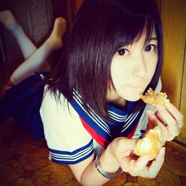 小野恵令奈のインスタグラム：「お行儀とかなんとか」