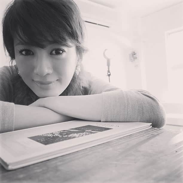 高垣麗子のインスタグラム：「たまにはモノクロで。。。」