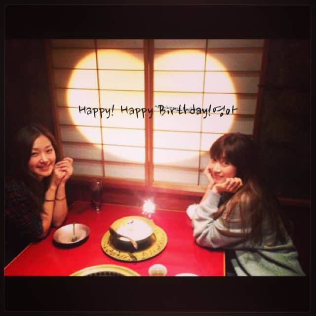 笛木優子のインスタグラム：「早すぎる友達のHBD🎉🎁🎂」