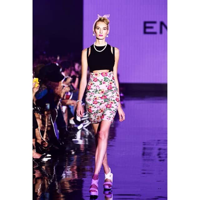 EMODAさんのインスタグラム写真 - (EMODAInstagram)「2014ss touchMe COLLECTION #EMODA#PINUPLADY#EM#2014ss#love#fashion#show#stage#collection#tropical#PINK#code#coordinate#cute#like」10月22日 11時54分 - emoda_official