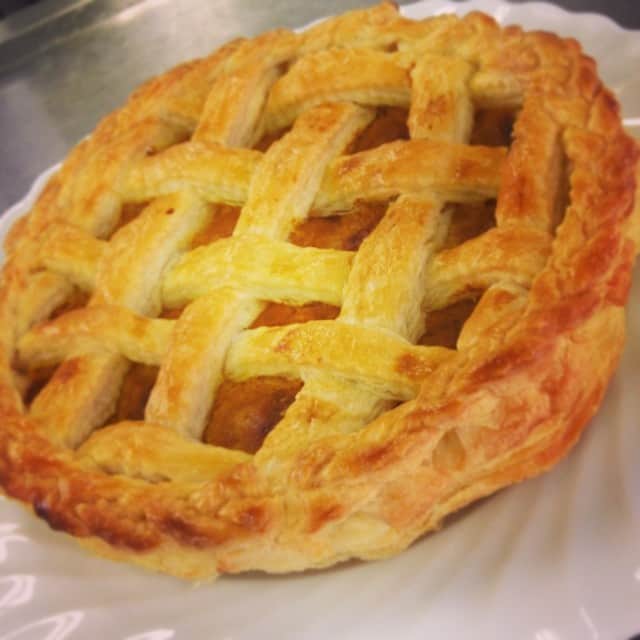 藤咲彩音さんのインスタグラム写真 - (藤咲彩音Instagram)「今日はパイをつくりました。これは友達が作ったパイ」11月19日 15時17分 - pinky_neko