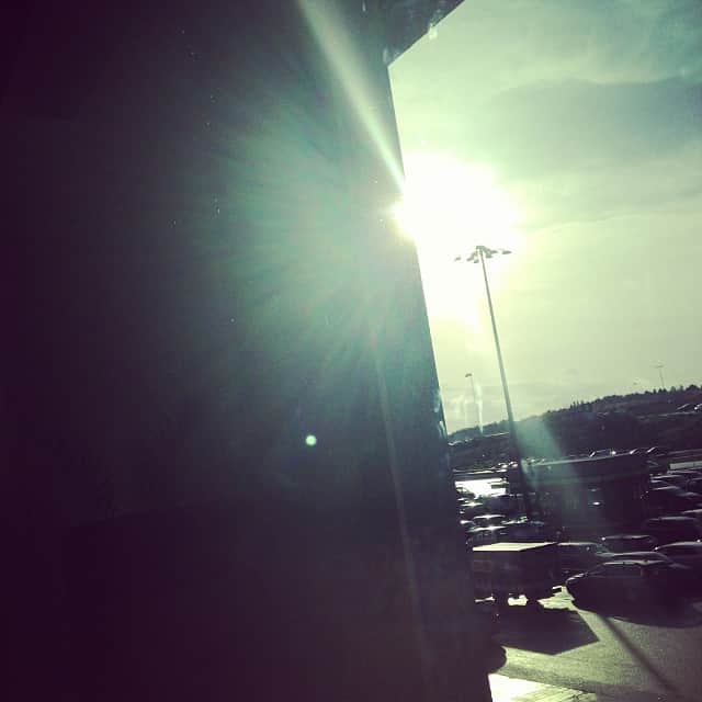 佐々木あさひのインスタグラム：「The sun is shining.. Just had my coffee! Awesome 😄 Happy halloween 🎃👻」