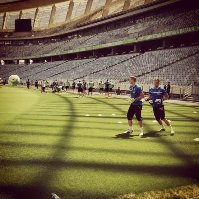 アンドレアス・ヒルツェルのインスタグラム：「Trainingslager Südafrika 2013 #capetown #wm #stadion #work #hard」