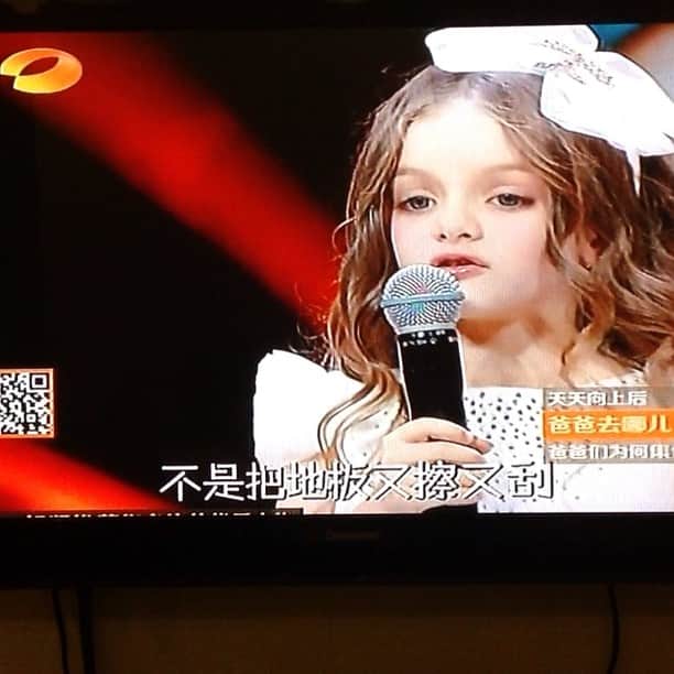 ミラナ・クルニコワのインスタグラム：「@lindakurnikova @macaroniskids @milanakurnikovafans thanks China fan:@yqlin528」