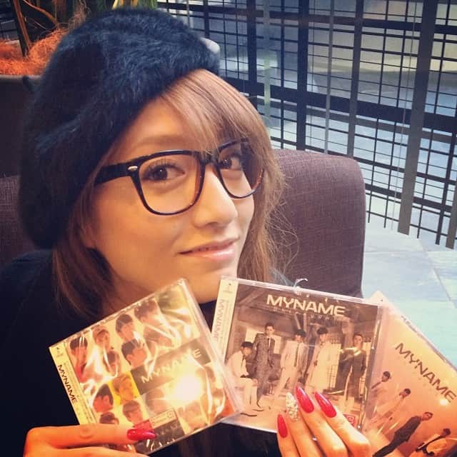 仁科仁美のインスタグラム：「皆聞いて〜🎵聞いて〜🎵 可愛い可愛いMY NAMEのNEW CDが20日に出たよょょ♡大人の色気も出てきた彼らをチェックしてねん♡」