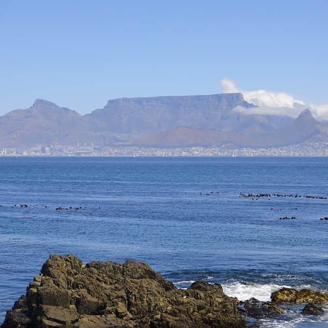 Travel + Leisureさんのインスタグラム写真 - (Travel + LeisureInstagram)「Thank you, Nelson Mandela, for inspiring us to always reach for the next horizon.  Pictured: Table Mountain as seen from Robben Island, off the coast of Cape Town, South Africa.」12月6日 9時00分 - travelandleisure