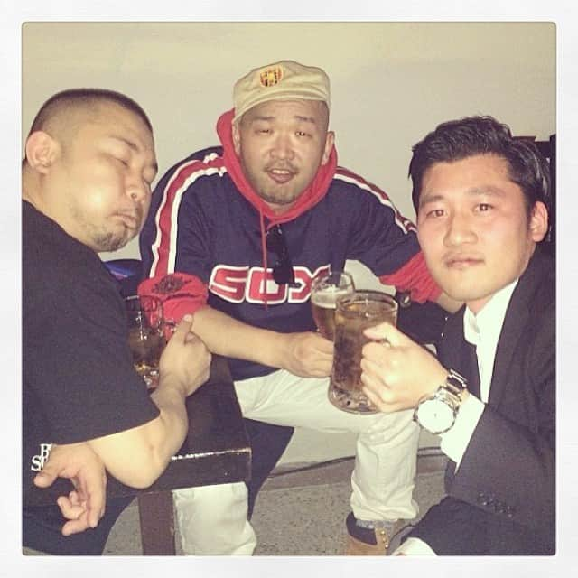 DABOさんのインスタグラム写真 - (DABOInstagram)「昨夜の私とノミヤーマン氏となぜか肥えたフリをするオジキラー in Good Wood Terrace #GoodWoodTerrace #JamaicanFood #Shibuya #Tokyo #Japan」12月11日 20時56分 - fudatzkee