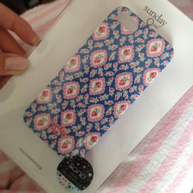 笛木優子のインスタグラム：「ユンソナオンニのコラボ携帯ケース💗💗💗 윤손하언니가 만든 핸폰케이스#sunday9am」
