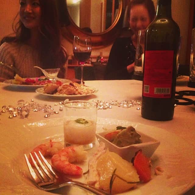 湯浅喬子のインスタグラム：「六麓荘で忘年会してます♡#忘年会」