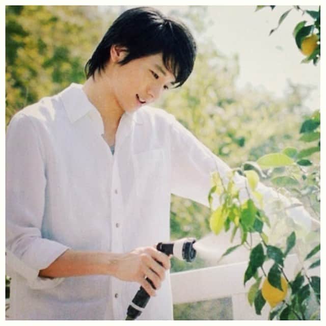 のインスタグラム：「#osamumukai #mukaiosamu #向井理 #japanese #actor #model」