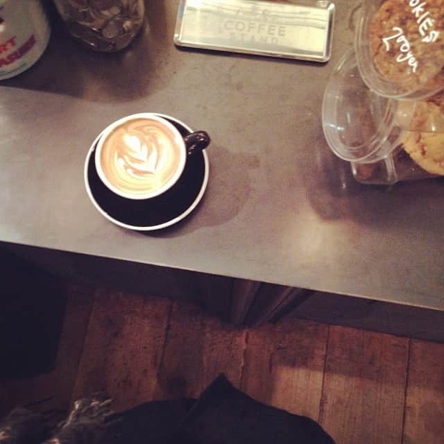 小堀紀代美さんのインスタグラム写真 - (小堀紀代美Instagram)「コーヒーはいつもアメリカン。久しぶりのラテ☆まきちゃんと♫」12月20日 17時25分 - likelikekitchen