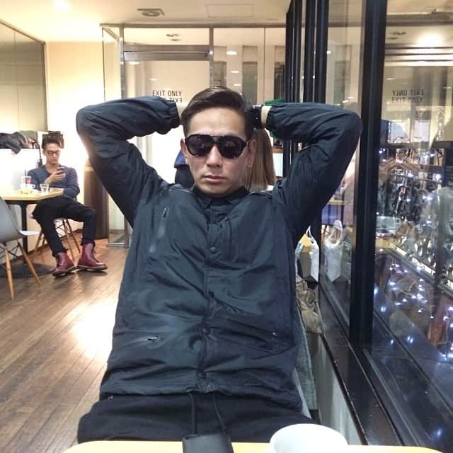 松山智一のインスタグラム：「Spending some time with my men Mr.Tokyo, Takahiro  Okazawa, thanks always for giving me access to new creative talents in TYO,, much love! #CLSCYCLE #shinjuku #arrstonvolaju」