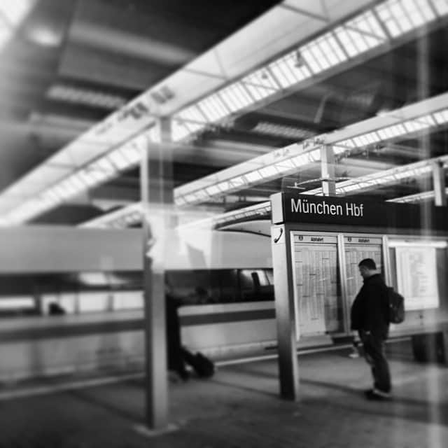 のインスタグラム：「ASO: passing through munich hbf on the way to ingolstadt. a never changing nostalgic place」