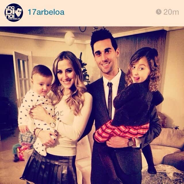 アルバロ・アルベロアさんのインスタグラム写真 - (アルバロ・アルベロアInstagram)「👉 @17arbeloa #happynewyear #feliz2014 #halamadrid #family」1月1日 5時50分 - futballclub__