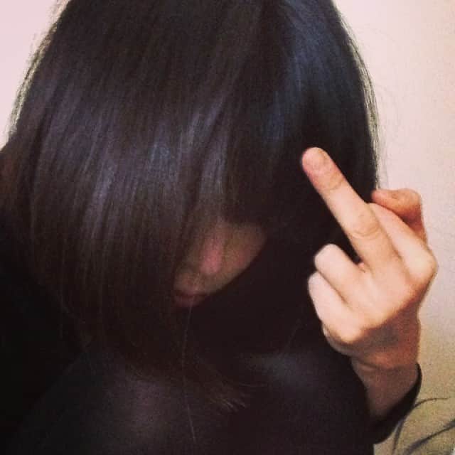 ほな・いこかのインスタグラム：「なにがツインテールの日だよ。足んねぇよこっちはよ」