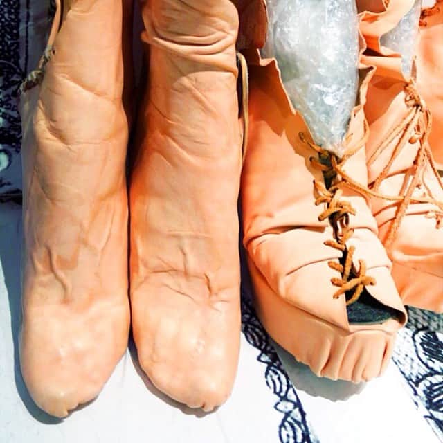 ミーシャ・ジャネットさんのインスタグラム写真 - (ミーシャ・ジャネットInstagram)「I'm calling these #Hannibal boots. "Skin" series by @gartertokyo at #GASHO ハンニバル ブーツだ。超リアルの足ブーツシリーズ。#mishashoecollection」1月14日 22時56分 - mishajanette