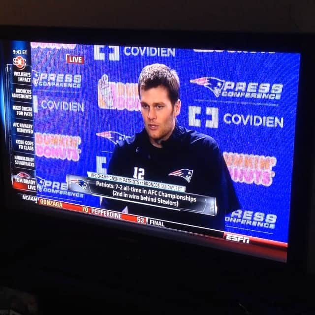 K. レグナルトのインスタグラム：「Stay around as long as you want Buddyyy! TB12」