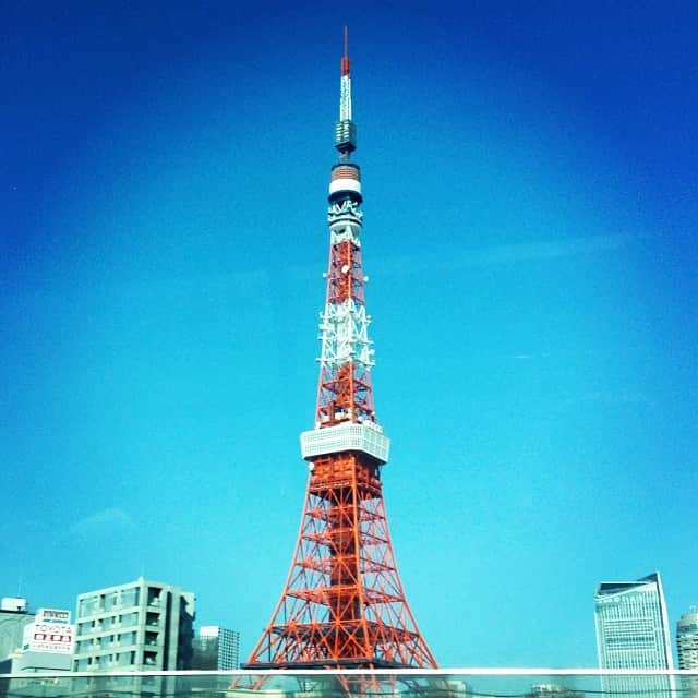 のインスタグラム：「#tokyo #tower #love #beautiful #like #good #sky #goodweather #landmark #でもやっぱりこっちが好き#あなたを見ると元気になる#thankyou」