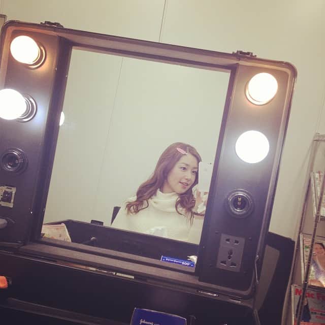 笛木優子のインスタグラム：「メーク中✨💕 D-1😍😍😍😍」
