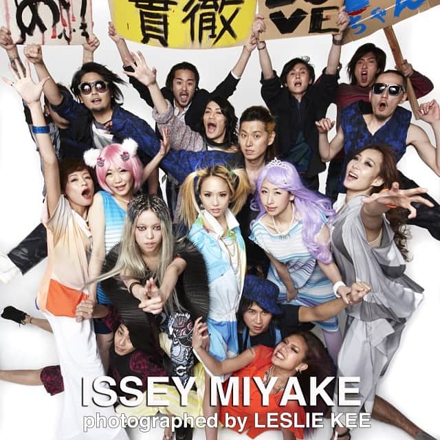 レスリー・キーさんのインスタグラム写真 - (レスリー・キーInstagram)「WWD Japan Spring 2014 issue styling in 5 Tokyo designers titled 「TOKYO PARADISE」 featuring Ellie Chim↑Pom & friends in wedding demo !  KANSAI YAMAMOTO / ISSEY MIYAKE / ANREALAGE / DRESS CAMP / YOHJI YAMAMOTO @elliellie @chimpomhappy @noootak @oi_chan_ #lesliekee #chimpom」2月26日 11時12分 - lesliekeesuper