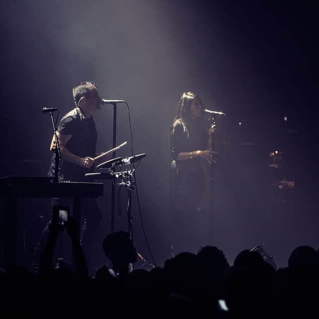ハウ・トゥ・デストロイ・エンジェルスのインスタグラム：「Tonight in Tokyo, @nineinchnails played "Ice Age" and "BBB" with @mariqueenmaandigreznor.」