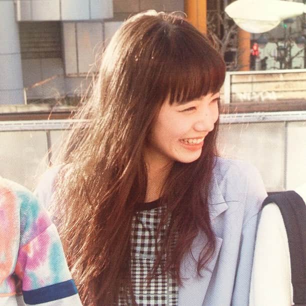 小松菜奈さんのインスタグラム写真 - (小松菜奈Instagram)「♡♡♡ #小松菜奈 #nanakomatsu #jille #表紙 #smile #cover #美少女 #cute #model」3月6日 8時19分 - komatsu7stagram
