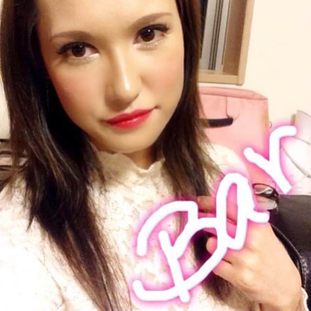小澤マリアのインスタグラム：「Hope don't drink to much (笑) Kanpai!!! 🍷」