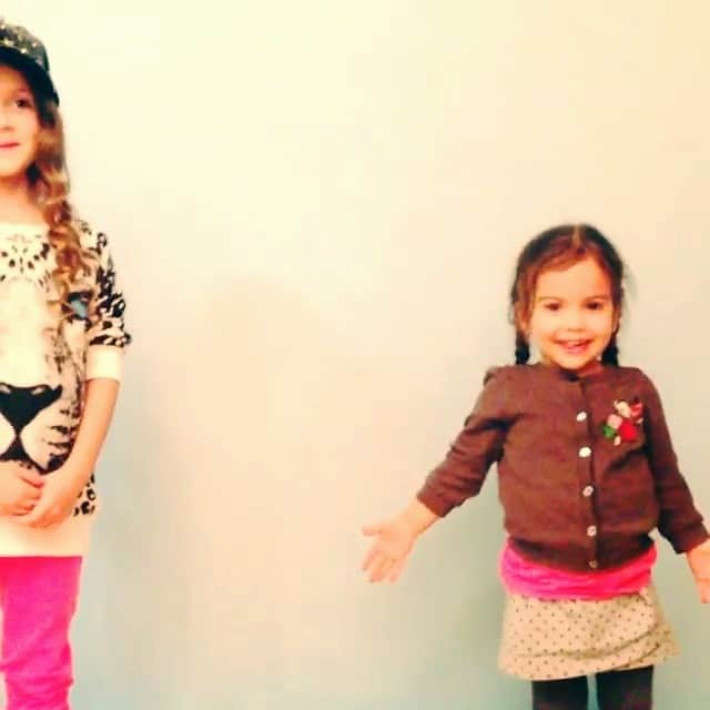 ミラナ・クルニコワのインスタグラム：「Cute!!!! Milana and Eva,this video from ig. I am so sorry no remember who put out.😫」