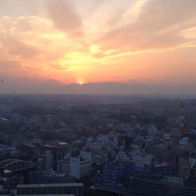 Kaneyasuのインスタグラム：「今日も一日が終わる！」