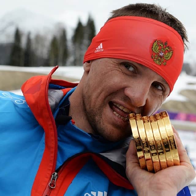 のインスタグラム：「Роман Петушков и его награды. Он единственный в истории, кто в рамках одной Паралимпиады стал шестикратным чемпионом. #Сочи2014. Фото: (с) RIA Novosti」