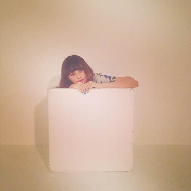 玉城ティナさんのインスタグラム写真 - (玉城ティナInstagram)「箱からたまこ。  #vivi #shooting #inthebox #me #tina #kanbepouty」3月19日 17時36分 - tinapouty