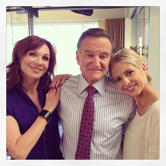 ロビン・ウィリアムズのインスタグラム：「Season finale @thecrazyonescbs  Meet my ex-wife and Sydney's mom played by the beautiful and talented, Marilu Henner!  Tonight at 9:30 on @CBS」