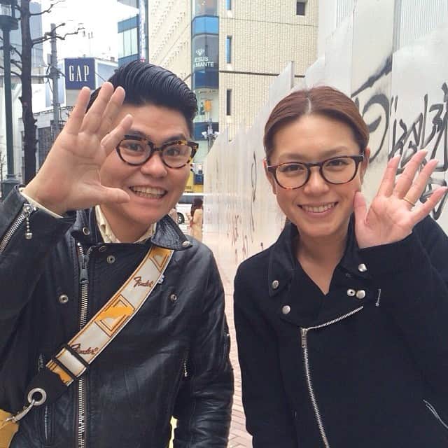 のインスタグラム：「渋谷で今日バッタリ会ったCHABE君@cubitterからもらった2ショット写真。なんか似てるね。」