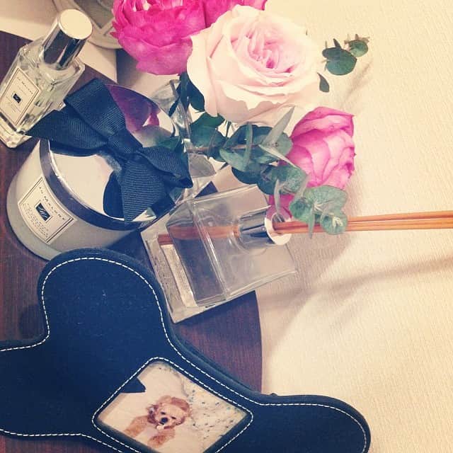 笛木優子のインスタグラム：「おはようございます🌹 今日も一日頑張りましょう😍」