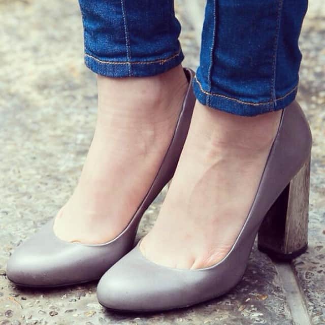 湯浅喬子のインスタグラム：「#zara のパンプス👠 #shoes #Pumps #fashion #outfit」