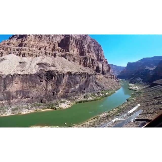 Elena Kalisのインスタグラム：「Going down to the river #GrandCanyon #ArizonaRiver #gopro #rafting #Puscifer #TheHumblingRiver」