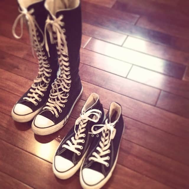 のインスタグラム：「どちらも好き#converse#madeinUSA#berberjin#90'sを思い出す心擽るキワモノ#JANTIQUES」