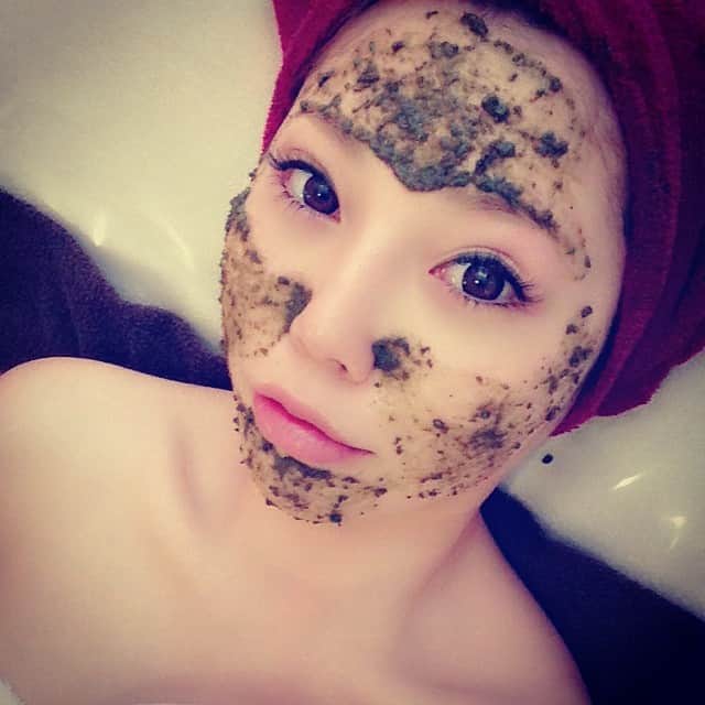 住谷杏奈さんのインスタグラム写真 - (住谷杏奈Instagram)「そして仕事終わりで #JOURIEbeaute へ🚗 #グリーンピール の5daysを初体験👸3日後から皮膚が剥がれてくるみたい🙀ドキドキ。。。 #beauty #greenpeel  #ドキドキ😮#また報告します♡」4月22日 13時35分 - annasumitani