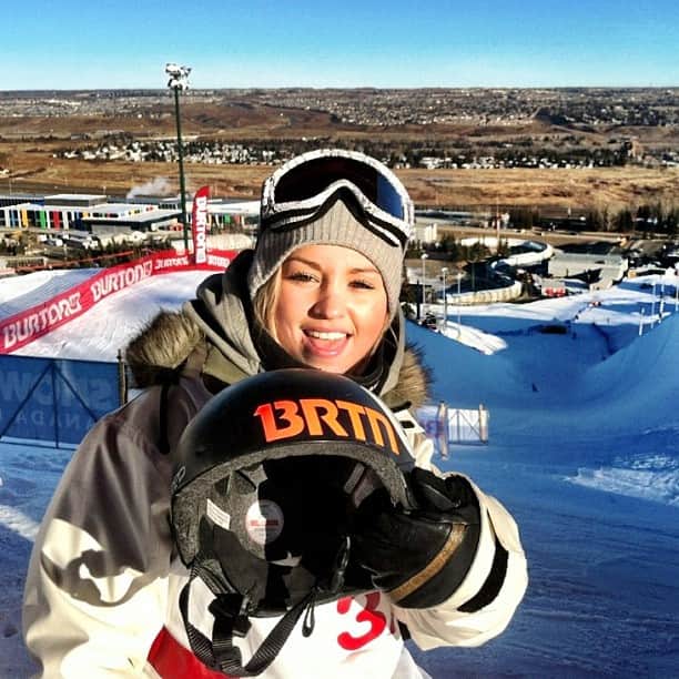のインスタグラム：「@linnhaug #CANO #burtongirls 」