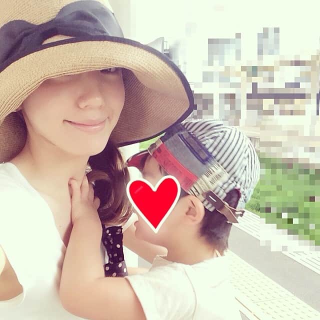美香さんのインスタグラム写真 - (美香Instagram)「息子と電車☻  パパ、風邪でダウン(￣O￣;)！」5月3日 21時56分 - mikaofficial99