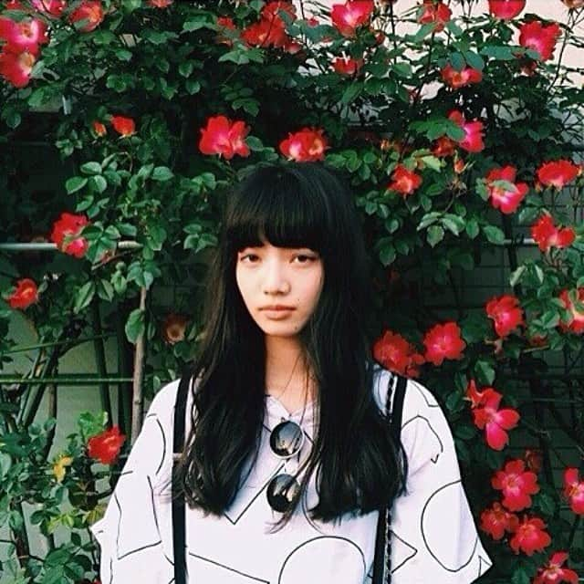 小松菜奈さんのインスタグラム写真 - (小松菜奈Instagram)「#小松菜奈 #nanakomatsu model #flower #雰囲気 #花と菜奈  #美少女」5月7日 9時36分 - komatsu7stagram