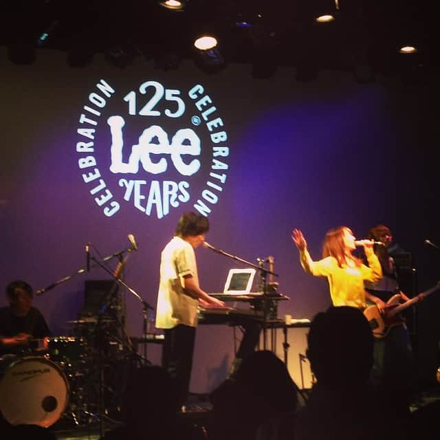 JILLEさんのインスタグラム写真 - (JILLEInstagram)「Leeの125周年(！)イベントにお邪魔してます。ライブはYUKAちゃんがCMイメージモデルも務めるmoumoon！圧巻のパワフルさ！」5月8日 20時33分 - jillemag