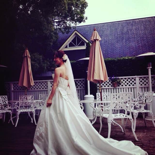 笛木優子のインスタグラム：「結婚式、、、ではありません😑 撮影中です😱⭐️」