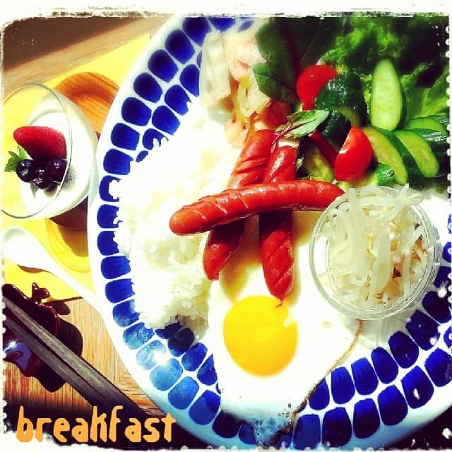 ハニャコさんのインスタグラム写真 - (ハニャコInstagram)「#breakfast #cafe#朝ごはん#ARABIA #北欧食器#器#うつわ」5月16日 8時40分 - hanyacoro