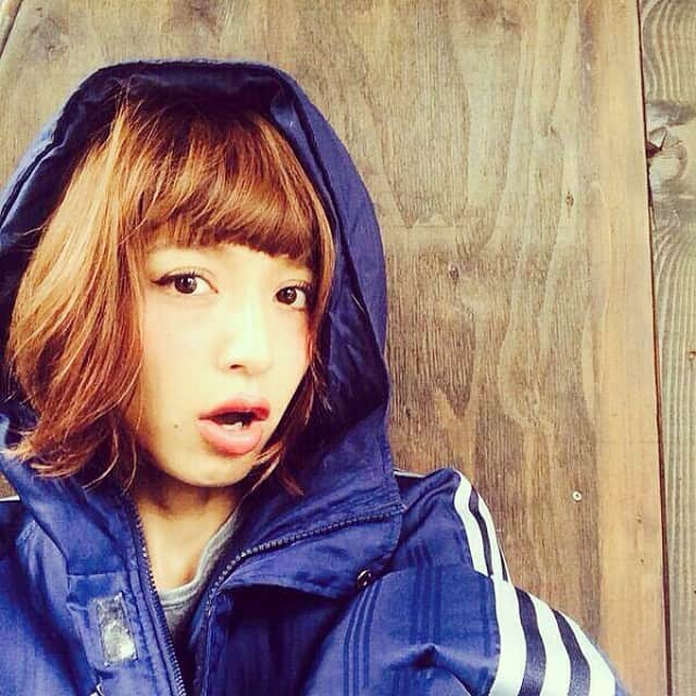 Oishi Mitsukiのインスタグラム：「今日のロケは寒いのでロケジャン着用(´Д` )  via twitter #oishimitsuki #mitsuki #大石参月」